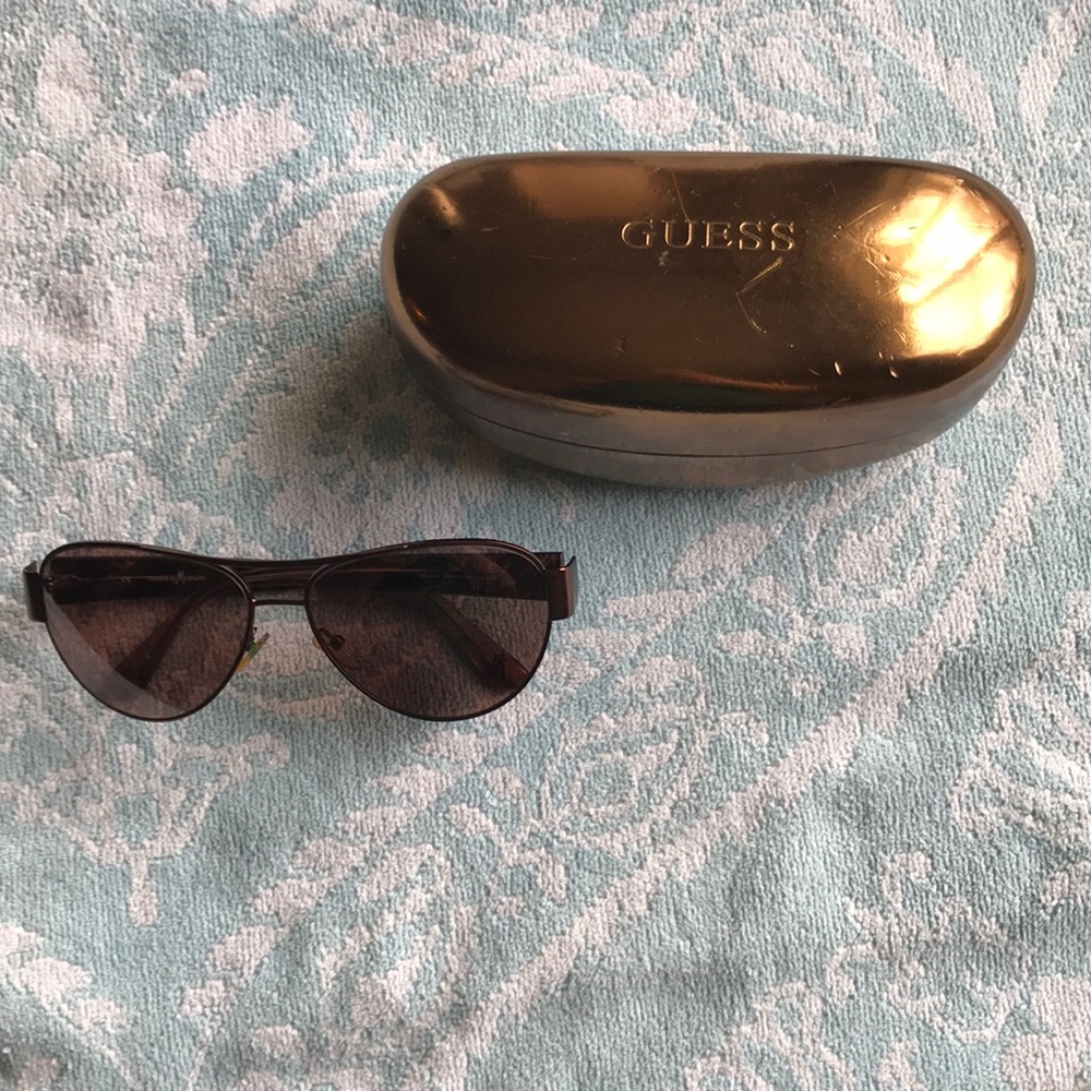 Women’s Guess Aviator Sunglasses
